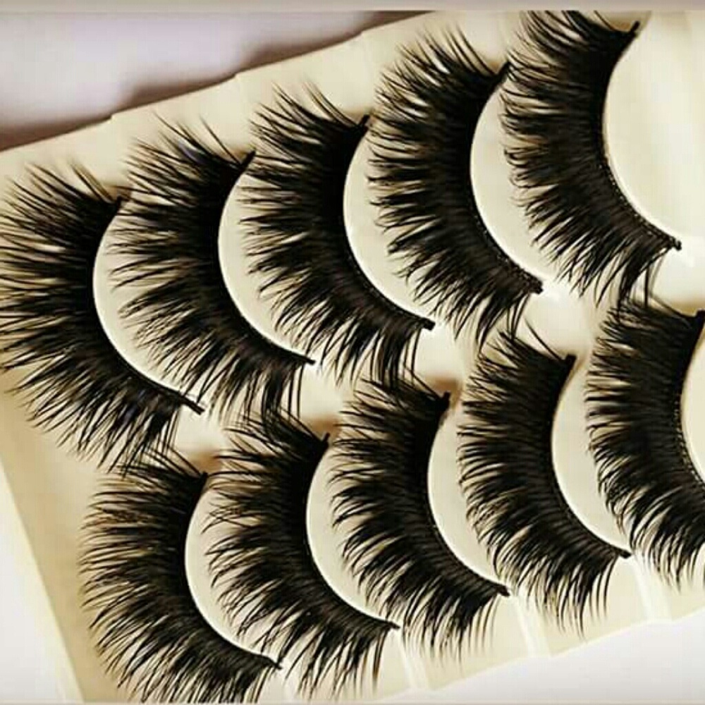 EYELASHES 5 PAIRS IN A SET